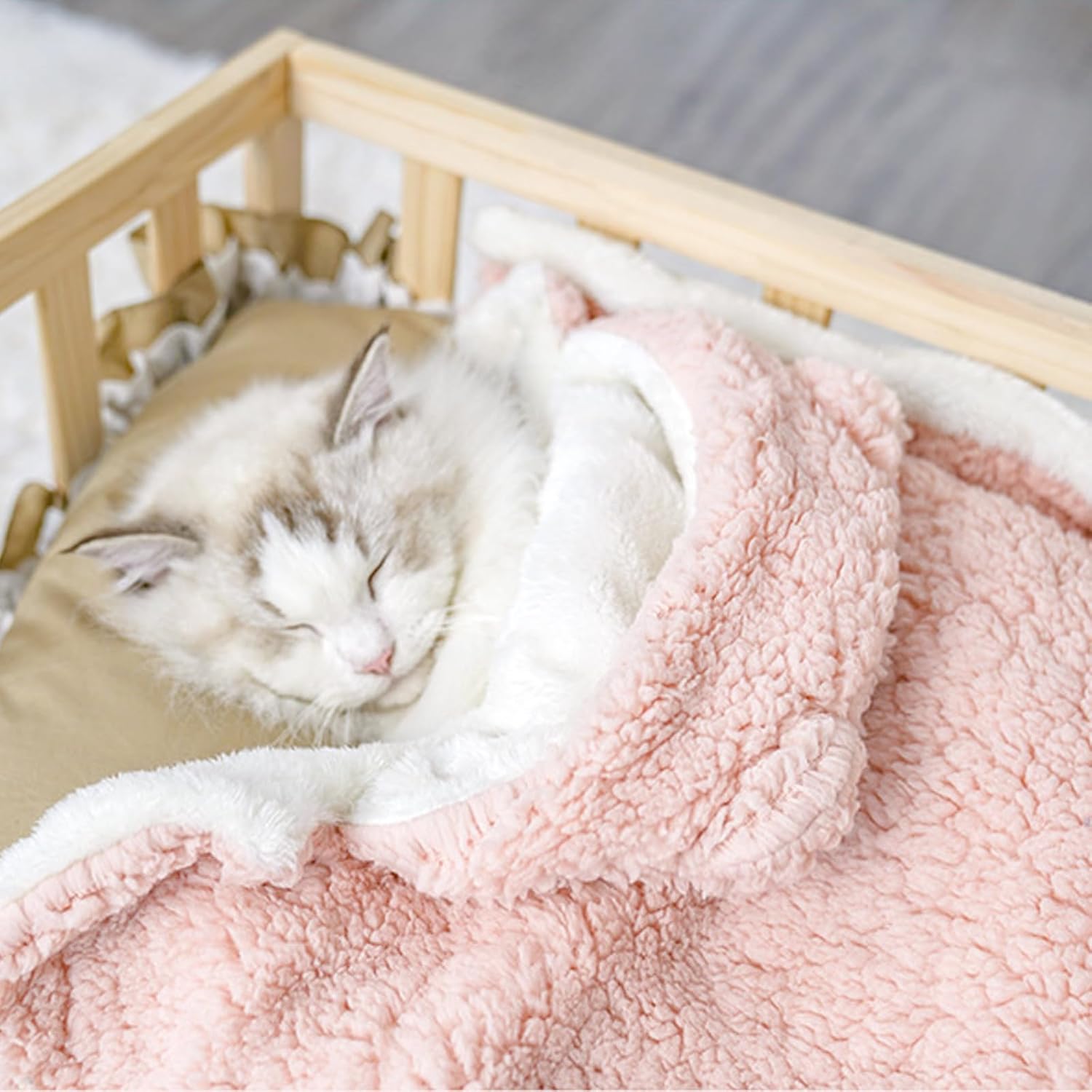 Pet Cape Blanket, Warm Winter Blanket Cape for Dogs and Cats