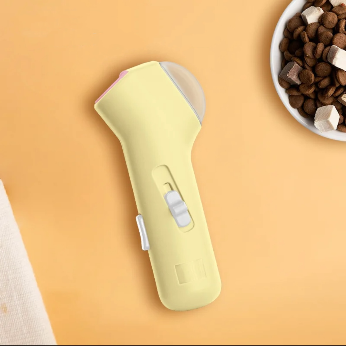 Pet Treat Launcher Cat & Dog Food Catapult Toy